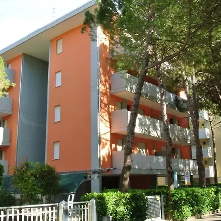 Apartment 80m From The *