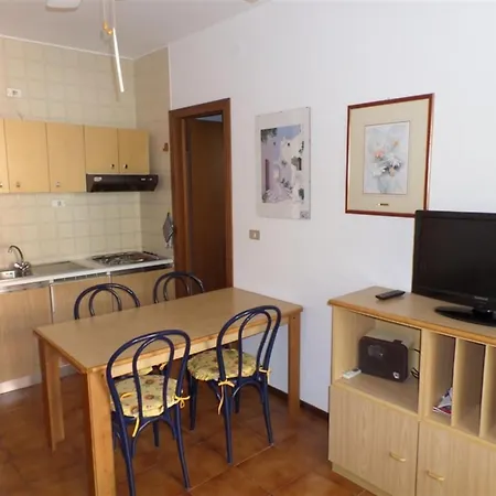 Apartment 80m From The *